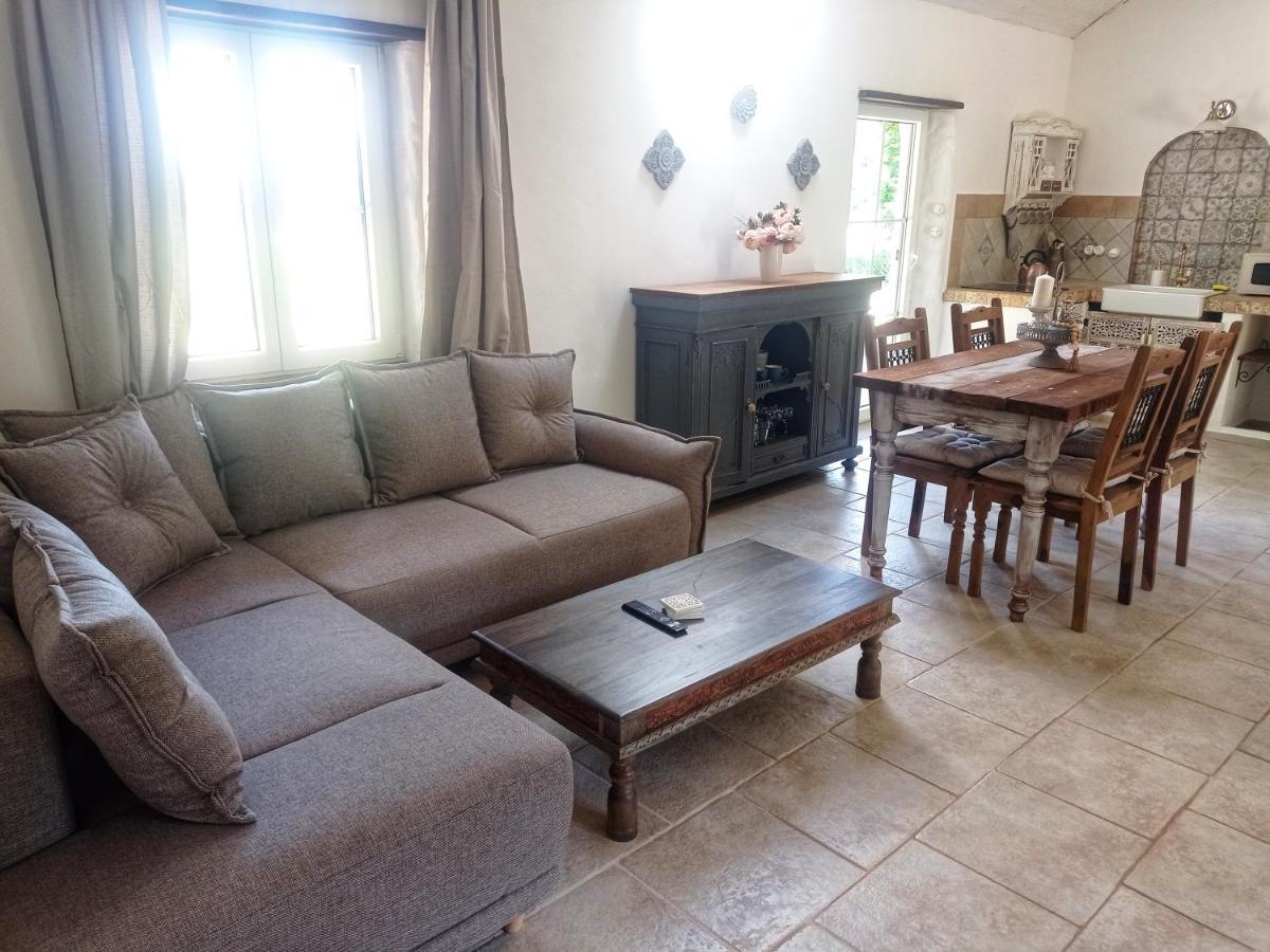Bungalov Trapani Ruzova エクステリア 写真